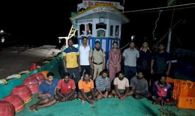 परप्रांतीय नौकेवर सागरी हद्दीत अनधिकृत मासेमारीप्रकरणी कारवाई......नौका जप्त, मासळीचा लिलाव