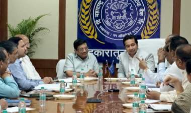 मच्छीमारांसाठी राज्य सहकारी बँकेची १००० कोटींची तरतूद........मत्स्यविकास मंत्री नितेश राणेंच्या प्रयत्नांना यश