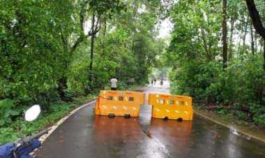 वेंगुर्ला येथील होडावडा पुलावर पाणी.......वाहतूक ठप्प