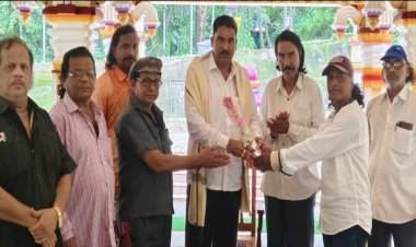 दशावतारी लोककलावंतांच्या संघटनेसाठी शिवसेनेकडून एक लाखाची मदत