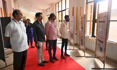 मुख्यालय पत्रकार संघाने दिली आणीबाणीतील सचित्र प्रदर्शनाला भेट