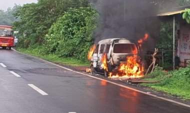 सातार्डा येथे बांबोळी रुग्णालयाच्या ॲम्ब्युलन्सने घेतला पेट