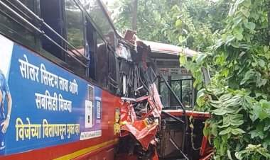 आजगाव येथे दोन एसटी बसची समोरासमोर धडक