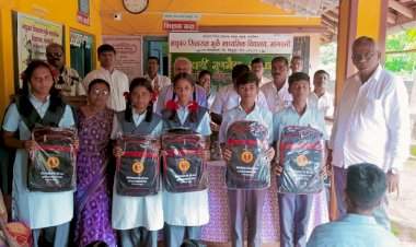 मांगवली येथे शैक्षणिक साहित्य वाटप व गुणवंत विद्यार्थ्यांचा सत्कार कार्यक्रम संपन्न