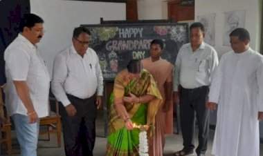 मदर तेरेसा स्कूल वेंगुर्ला येथे स्तुत्य उपक्रम......आजोबा आजी रमले नातवंडांच्या किलबिलाटात