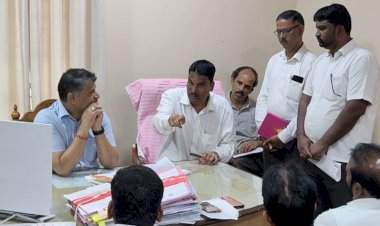 बांधकाम कामगारांना ग्रामसेवकांनी वेठीस धरू नये......शिवसेना जिल्हाप्रमुख दत्ता सामंत यांचा इशारा