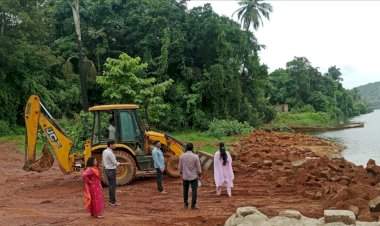 कुडाळ महसूल विभागाची अवैध वाळू उत्खननावर कारवाई......कवठी-चेंदवण येथील रॅम्प केले उद्ध्वस्त