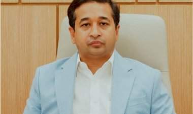 अनधिकृत परप्रांतीय नौकांवर कठोर कारवाई करा.....मत्स्योद्योग तथा बंदरे विकास मंत्री नितेश राणे यांचे प्रशासनास निर्देश