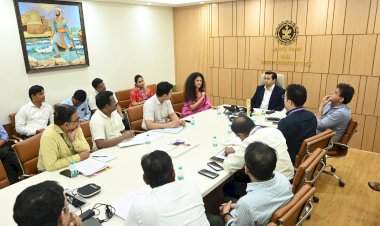 चिपी-मुंबई विमानसेवा तातडीने सुरू करण्यासाठीच्या प्रक्रिया लवकर पूर्ण करा.....पालकमंत्री नितेश राणे यांच्या सूचना