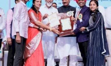 प्रकाश कानूरकर यांचा क्रांतीज्योती सावित्रीमाई फुले राज्यशिक्षक गुणगौरव पुरस्काराने सन्मान.....उपमुख्यमंत्री अजित पवार यांच्या हस्ते सन्मान....