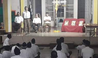 भारत जागतिक महाशक्तीच्या दिशेने — श्री. मुतालिक......राष्ट्रीय स्वयंसेवक संघाच्या विजया दशमी कार्यक्रमात आवाहन