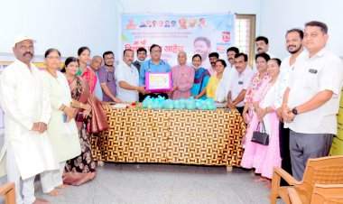“युवा नेते विशाल परब यांचा वाढदिवस ठरला सेवाभावाचा उत्सव!”.......वेंगुर्ले उपजिल्हा रुग्णालयात रुग्णांना फळवाटप व वैद्यकीय साहित्य प्रदान