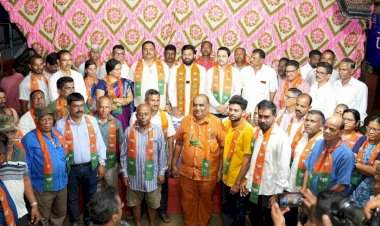 कलंबिस्त येथील ठाकरे सेनेचे सरपंच, उपसरपंच आणि ग्रामपंचायत सदस्य भाजपमध्ये......ठाकरे सेनेला मोठा धक्का