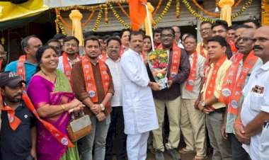 अजय गोंदावळे यांची भाजपला सोडचिठ्ठी....संजू परब यांच्या उपस्थितीत शिवसेनेत दाखल