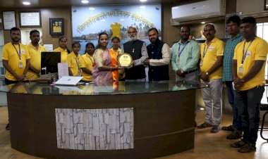 जिल्हाधिकारी तृप्ती धोडमिसे 'युथ आयकॉन अवॉर्ड २०२५' ने सन्मानित