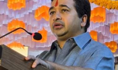 'कमळ डोळ्यासमोर ठेवून कामाला लागा; बंडखोरी थांबवा' – नितेश राणे