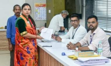 मालवण नगराध्यक्ष पदासाठी भाजपकडून सौ. शिल्पा खोत यांचा उमेदवारी अर्ज दाखल......नगरसेवक पदासाठी देखील उमेदवारांचे अर्ज दाखल