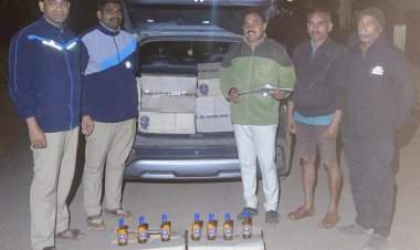 दारू वाहतूक करणाऱ्या कारवर आंबोली पोलिसांची कारवाई.....चालक आणि त्याचा साथीदार फरार