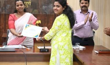 एकत्रित आयुष्मान-फुले जन आरोग्य योजनेची जिल्हा समिती बैठक संपन्न.....उत्कृष्ट रुग्णालयांचा जिल्हाधिकारी तृप्ती धोडमिसे यांच्या हस्ते गौरव.....४.९२ लाख नागरिकांचे आयुष्मान कार्ड तयार