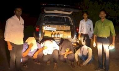 दारू वाहतूक प्रकरणी आंध्रप्रदेशातील चौघे ताब्यात.....स्थानिक गुन्हे अन्वेषणची कारवाई....१४ लाखांचा मुद्देमाल जप्त