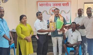 प्रसन्ना उर्फ बाळु देसाई जिल्हास्तरीय आदर्श सामाजिक कार्यकर्ता पुरस्काराने सन्मानित