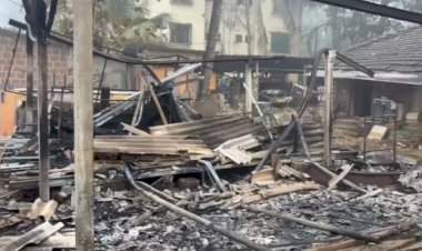 कुडाळ पणदूर तिठा येथे हार्डवेअर दुकानाला भीषण आग