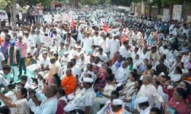 नागपुरात वंचित आणि काँग्रेसचा 'जनआक्रोश'; संघ मुख्यालयावर धडकला भव्य मोर्चा