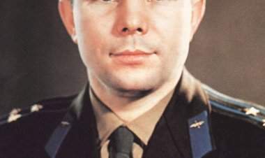 अंतराळयुगाचा प्रारंभ घडविणारे : युरी गागारीन