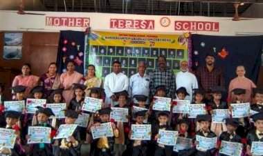 वेंगुर्ला मदर तेरेसा स्कूलचा पूर्व-प्राथमिक पदवीदान समारंभ उत्साहात संपन्न