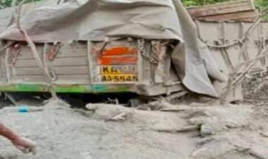 करुळ घाटात ट्रक दरीत कोसळून अपघात, दोन जण जागीच ठार