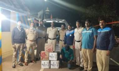 गोव्याहून पुण्यात बेकायदेशीर दारू वाहतूक करणारी स्विफ्ट कार जप्त