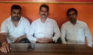 'वैभव नाईक यांनी राजन तेलींचे पाय धरावेत'...अरविंद करलकर यांचा घणाघात