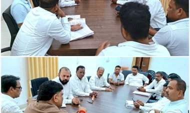 सावंतवाडी विधानसभा मतदारसंघातील प्रमुख पदाधिकाऱ्यांची  जिल्हाप्रमुख वैभव नाईक यांच्या उपस्थितीत बैठक संपन्न 