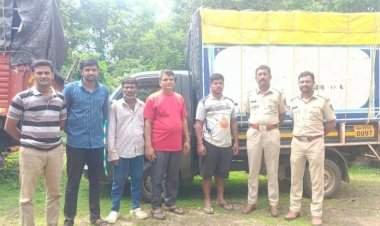 कुणकेरीमध्ये विनापरवाना साग नगांची वाहतूक करणारे तिघे जण पकडले