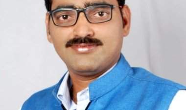 कुडाळ आरटीओतील मनमानी कारभारावर राष्ट्रवादीचा घणाघात....'वाहनचालकांची आर्थिक लूट सुरू' - तालुकाध्यक्ष संदिप पेडणेकर   