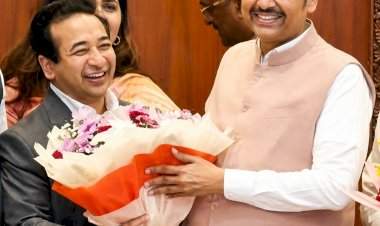 मुख्यमंत्री देवेंद्र फडणवीस महाराष्ट्राच्या उज्ज्वल भविष्याचे शिल्पकार.....वाढदिवसानिमित्त लेख लिहून मंत्री नितेश राणे यांनी मुख्यमंत्र्यांना दिल्या शुभेच्छा...