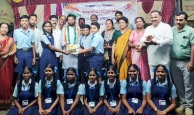 विद्यार्थ्यांच्या कलागुणांना व्यासपीठ देण्यासाठी उपक्रम सातत्याने सुरू ठेवणार : विशाल परब