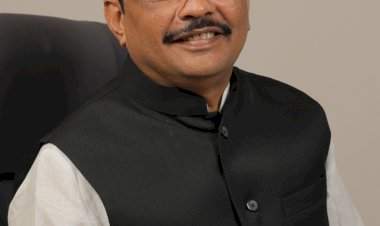 सह्याद्री फाउंडेशनच्या वतीने आज 'कृष्ण हनुमान युद्ध' दशावतार नाट्यप्रयोग......शिवसेना जिल्हाप्रमुख संजू परब यांच्या वाढदिवसाचे औचित्य