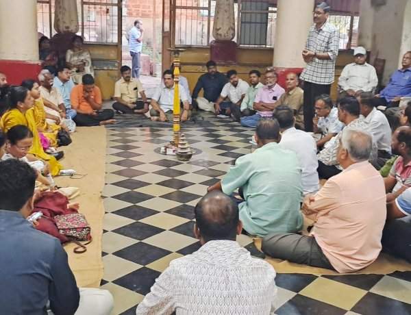 वेंगुर्लेत  हिंदु नववर्ष स्वागत यात्रेच्या नियोजनासाठी सभा उत्साहात संपन्न....नववर्ष स्वागत यात्रेचा शुभारंभ शंखनादाच्या मंगल ध्वनीने होणार