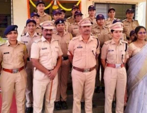  जागतिक महिला दिनाचे औचित्य साधून सावंतवाडी पोलीस ठाण्यात 'महिला पोलीस ठाणे'