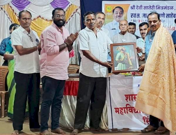 भाजपा जिल्हा उपाध्यक्ष प्रसन्ना देसाई यांचा वेतोरे येथे सन्मान