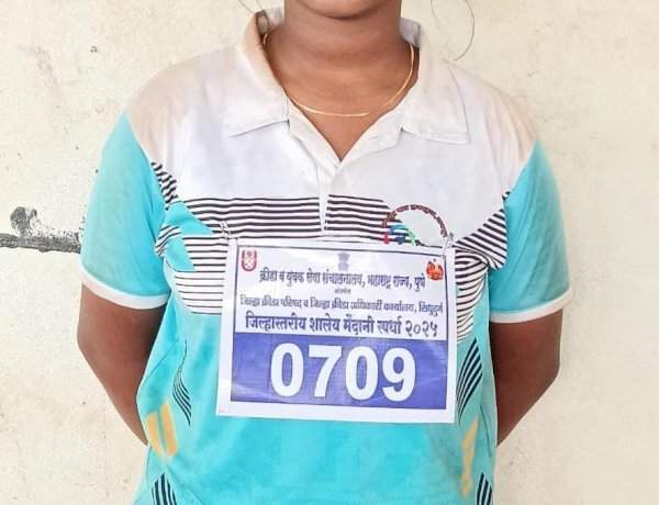 गोळाफेकमध्ये अणसूर-पाल हायस्कूलच्या खुशी गावडेची विभागीय स्पर्धेसाठी निवड