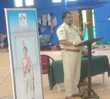 उप प्रादेशिक परिवहन कार्यालयाच्या वतीने एनसीसीच्या विद्यार्थ्यांना रस्ता सुरक्षा अभियानबाबत मार्गदर्शन.