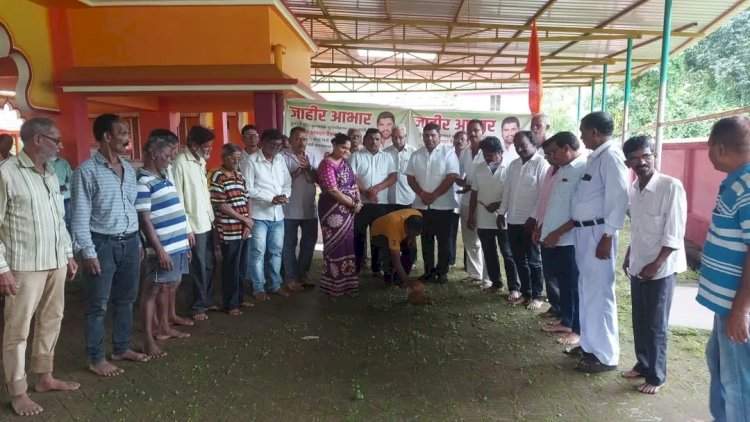 कुणकवळे गावातील विकासकामांची आ. वैभव नाईक यांच्या उपस्थितीत भूमिपूजने.  कुणकवळे दुर्गादेवी मंदिर परिसर सुशोभीकरण व रस्त्याच्या कामासाठी १५ लाख रु. मंजूर.