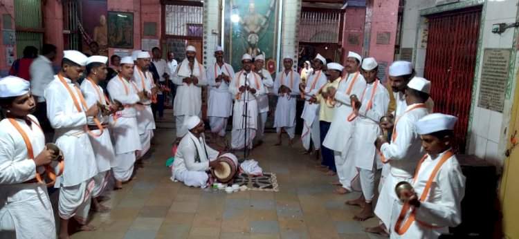 वेंगुर्ला येथील अचानक मंडळाची जागृत व सुप्रसिद्ध तीर्थक्षेत्रावर भजन सेवा.  देवस्थानाच्या व्यवस्थापकांकडून भजनी कलाकारांचे कौतुक.