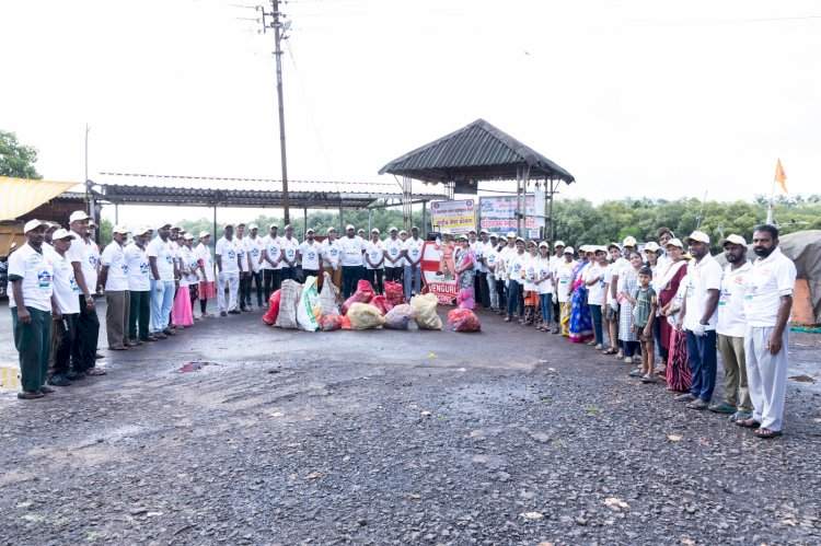 वेंगुर्ला नगर परिषदेच्या वतीने मांडवी खाडी येथे कांदळवन स्वच्छता मोहीम.