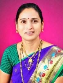 जिल्हास्तरीय निबंध लेखन स्पर्धेत निता सावंत प्रथम.