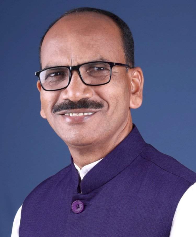 कॅम्प कॉर्नर नवरात्रौत्सव मित्रमंडळाच्या अध्यक्षपदी उमेश येरम यांची निवड.