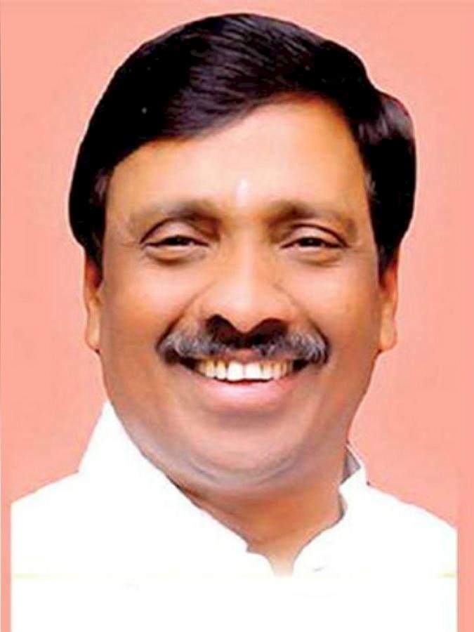 शिवसेना नेतेपदी निवड झाल्याबद्दल खा.विनायक राऊत यांचा २१ रोजी कुडाळ येथे सत्कार.  कुडाळ मालवणचे आमदार वैभव नाईक यांच्या वतीने आयोजन.