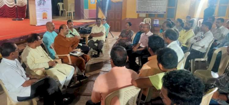वागळे, आव्हाड यांच्या विरोधात पोलिसात तक्रार देणार; वेंगुर्लावासीयांचा निर्धार.  वेंगुर्ला येथे 'मी सनातन धर्मरक्षक' अभियानांतर्गत बैठक संपन्न.